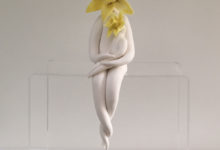 mum with child daffodil flower sculpture